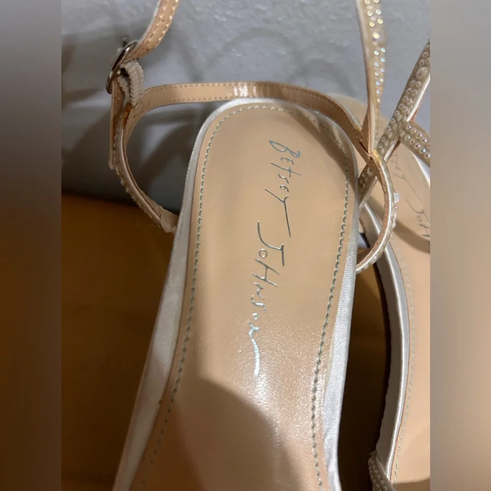 Betsey Johnson Strappy Gold Heels • Size 7.5 (true to size) - Picture 12 of 15
